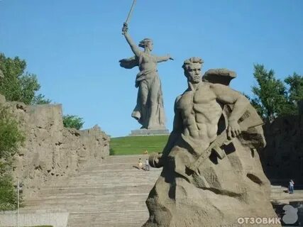Авторами памятника ансамбля
