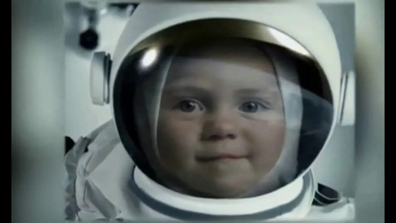 Слушать стать космонавтом. Напуганный маленький астронавт. Vodacom Baby – Astronaut. Песенка Космонавтов. Танцующие космонавты.