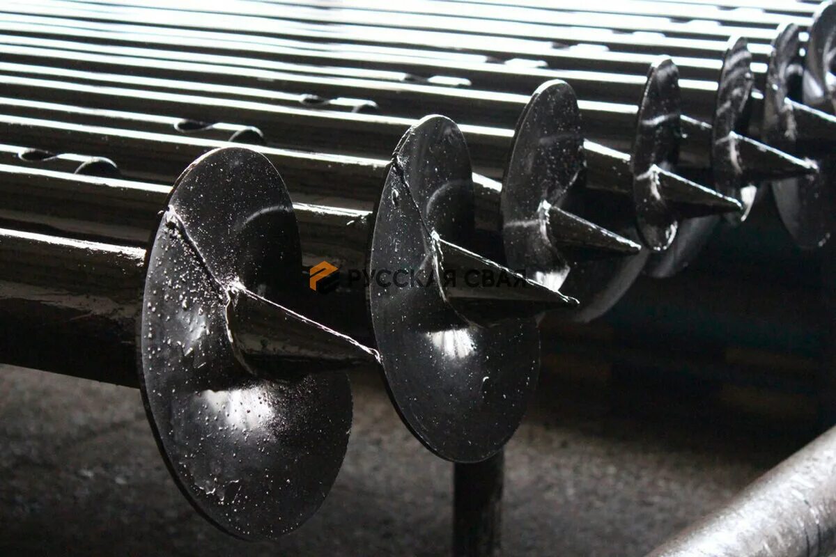 Провал грунта у жб сваи. Фундамент из бетонных свай диаметр. Винтовая свая свсн-76/3000. Забор на железобетонных сваях забивных. Сваи сервис.