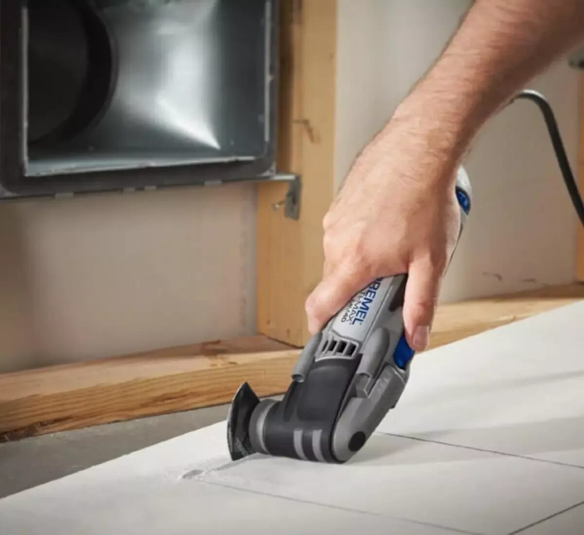 Реноватор видео работы. Dremel mm45. dremel multi-max. насадка dremel multi-max mm501. dremel для реноватора.