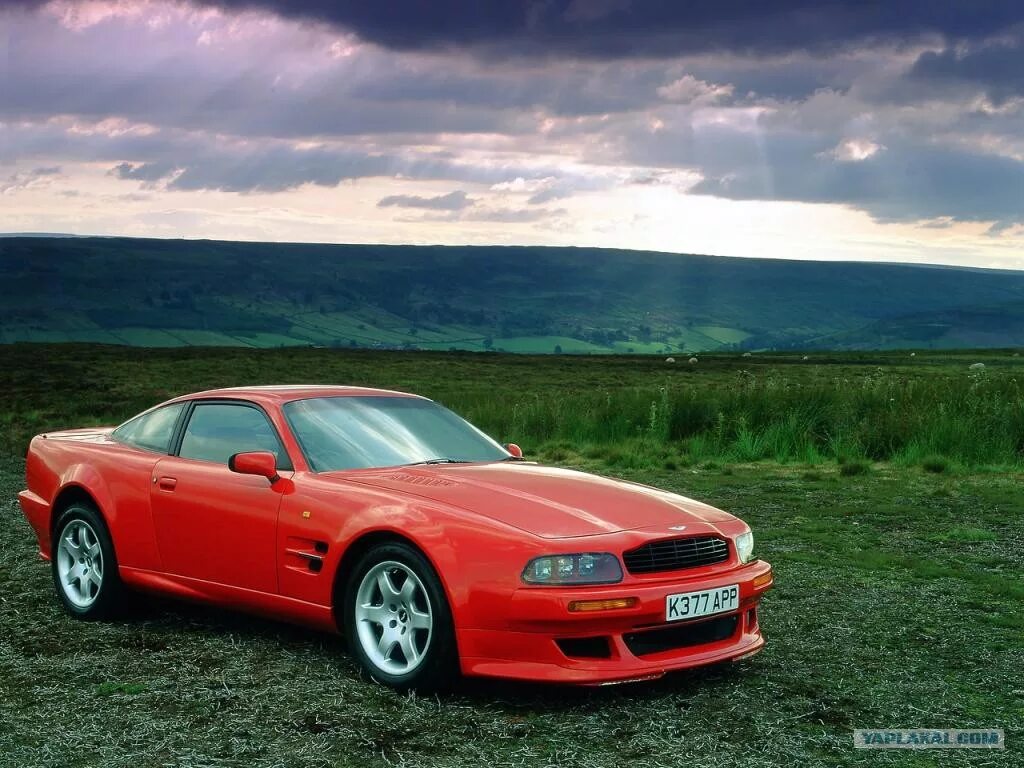 2000 х 8. Aston Martin v8 Vantage v600. Aston Martin Vantage 1993. Aston Martin v8 Vantage 1993. Aston Martin Vantage 1990.