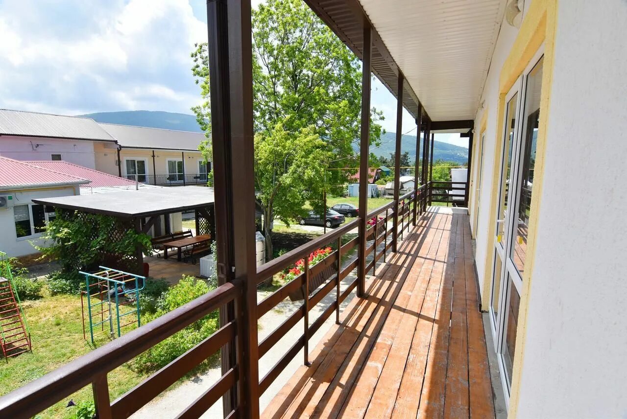 Кабардинка гостевой дом родос 1. Гостевой дом они. Гостиница геленджик бухта. Гостевой дом они. Гостевой дом они.