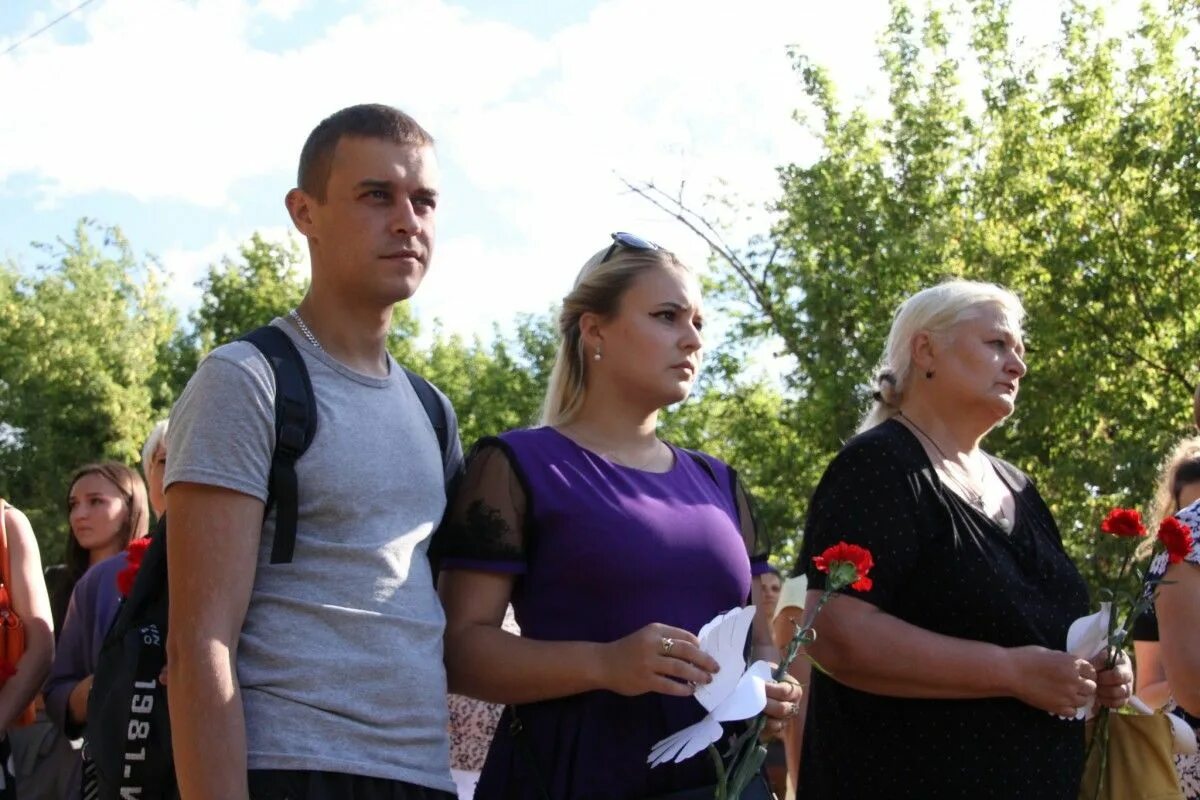 Детский пляж в зугрэсе 2014 обстрел. Зугрэс 2014 13 августа. 2014 обстрел. Зугрэс 2014 13 августа. 2014 обстрел.