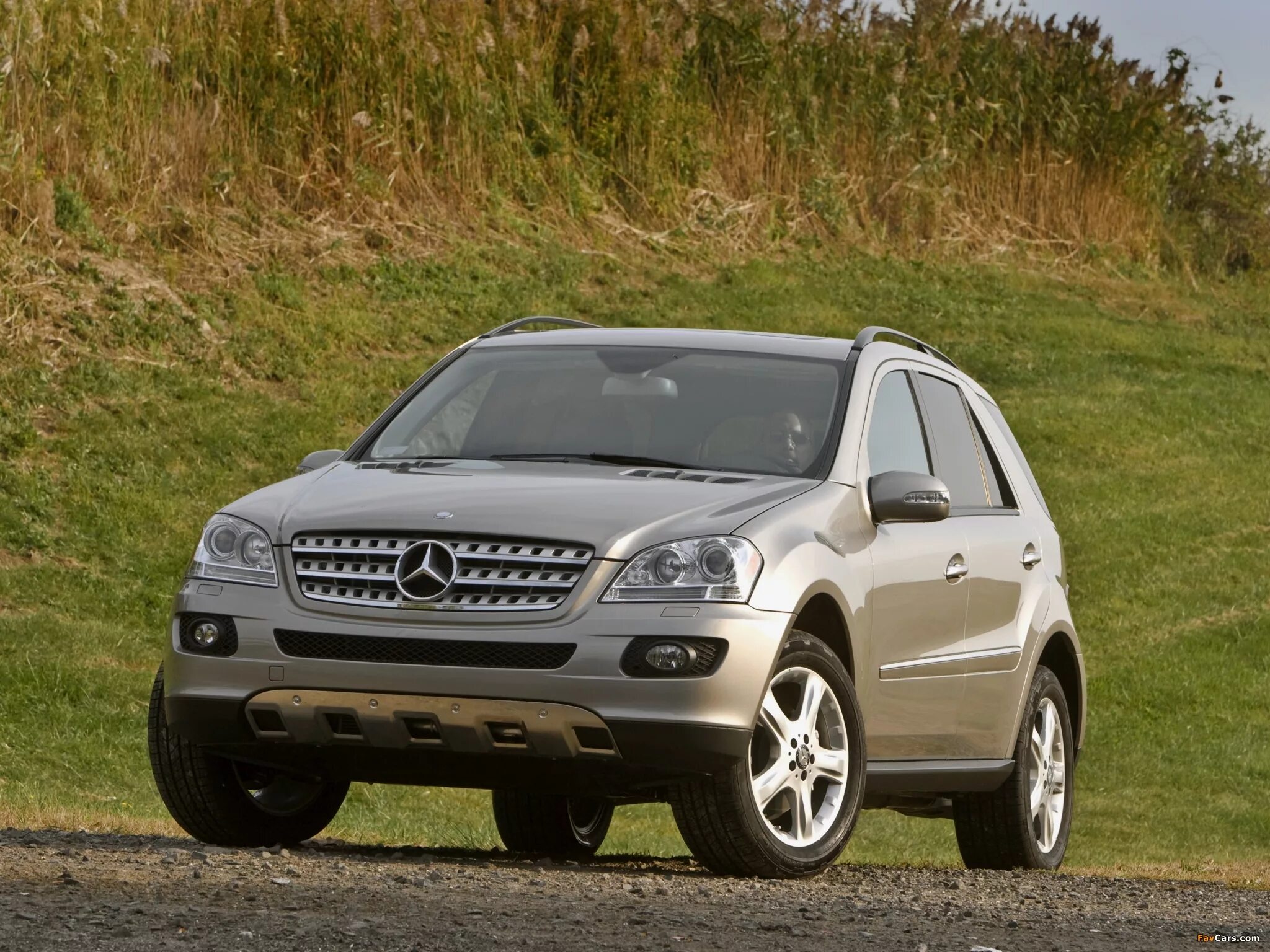 Ml 350 mercedes. Мерседес-Бенц мл 350 2005. Mercedes Benz ml 350. Мерседес-Бенц ml350 2005. Mercedes Benz ml 350 w164.