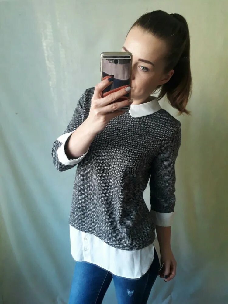 Кофты с имитацией. Блуза с имитированным жилетом. Свитер с рубашкой обманкой женский. Кофта с имитацией рубашки женская. Свитер с рубашкой обманкой женский.