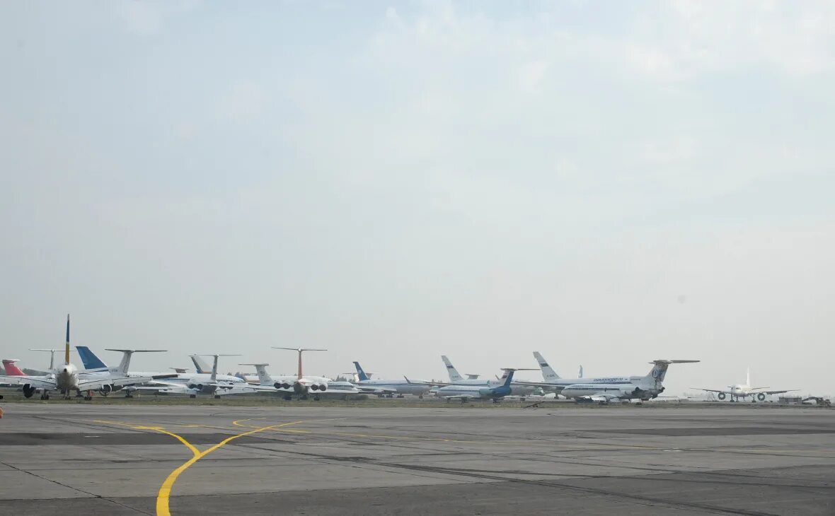 Российские самолеты за границей. Самолет в небе. Raf самолет. Москва с самолета. Российский самолет в аэропорту.