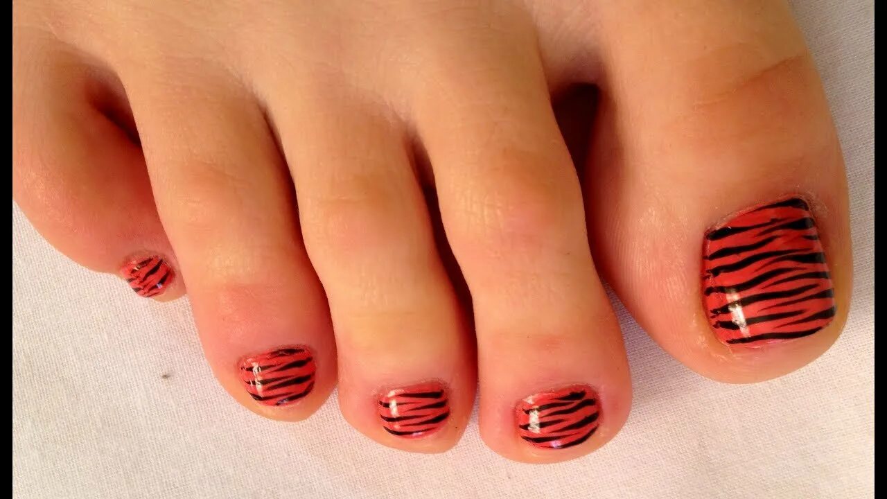 красивый яркий педикюр. педикюр френч цветной. что можно сделать на ногах ногтях. маленькие ног и на ногах. что можно сделать на ногах ногтях.