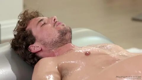 Shirtless men on the blog: angelo leone nudo.