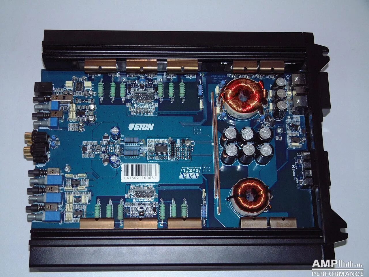 4. 4 внутренности. Eton pa 2802. 4. Усилитель zix 800/4.