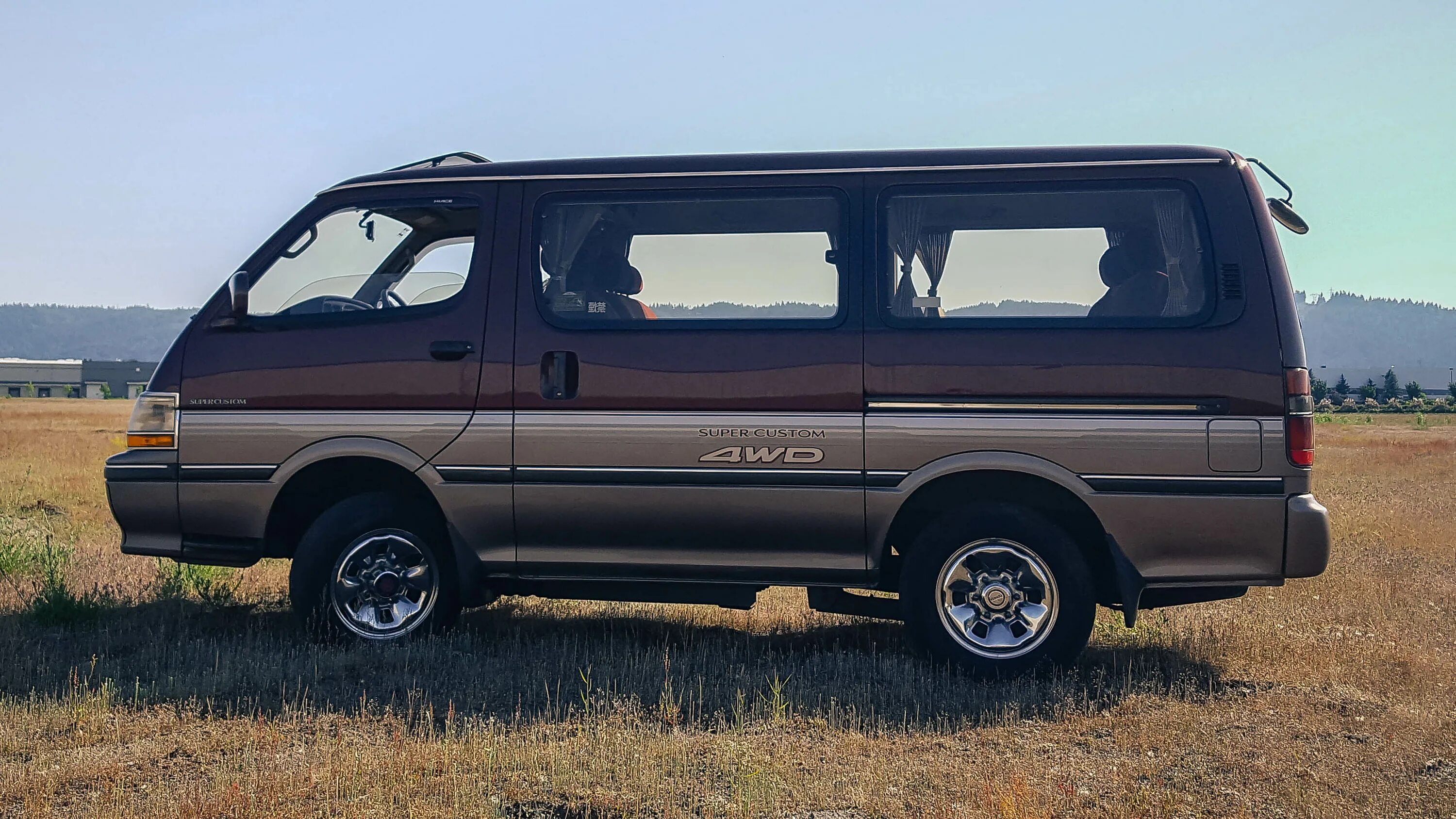 Тойота дизель полный привод. Toyota Hiace 4. Toyota микроавтобус Hiace 1990. Микроавтобус Hiace Toyota 1993. Minivan Toyota Hiace.