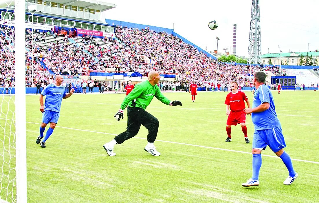 Город кемерово стадион химик. Закрытый каток кемерово химик. Ледовый дворец химик воскресенск. Ледовый дворец химик кемерово. Ледовый дворец химик воскресенск.