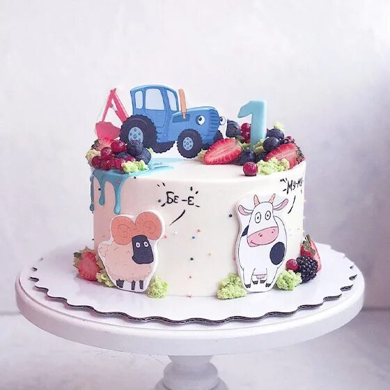 Муссовый торт синий трактор. Торт медовик с синим трактором. Торт синий трактор для девочки на годик. Торт синий трактор для девочки. Торт синий трактор.