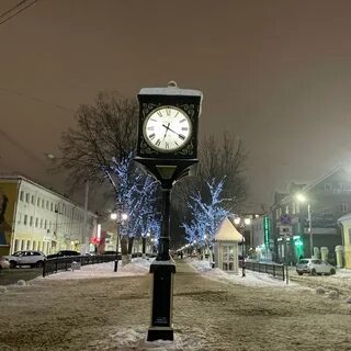 Часы на трехсвятской тверь