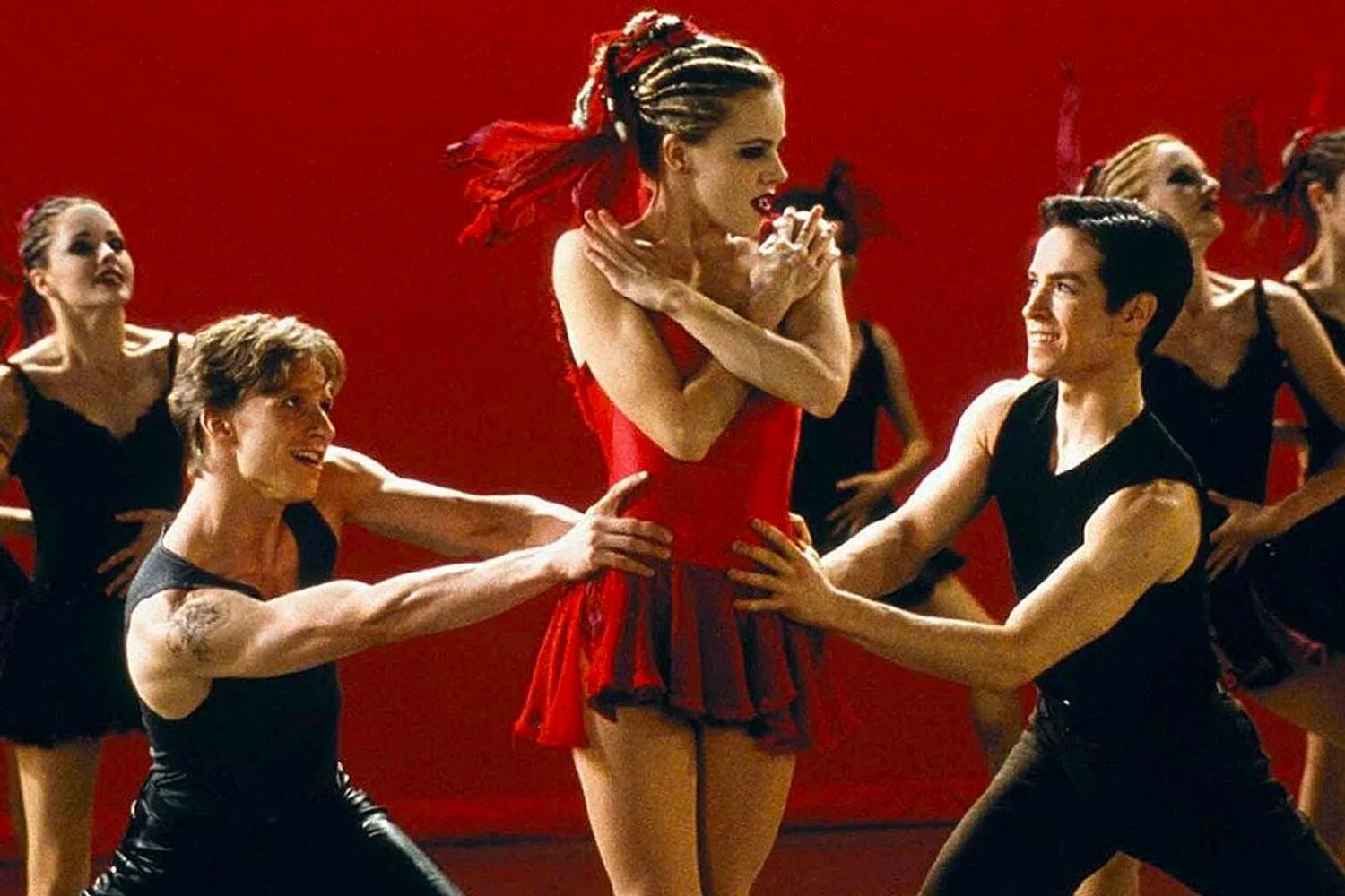 Танцевальный 2000 х годов. Танцы 2000. Танец из 2000. Center Stage.