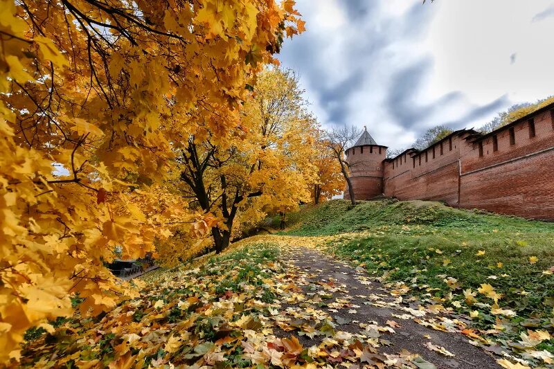 Осень сайт великого новгорода. Нижний Новгород Кремль осень. Великий Новгород осенью. Нижний Новгород осенью. Осенний Нижний.