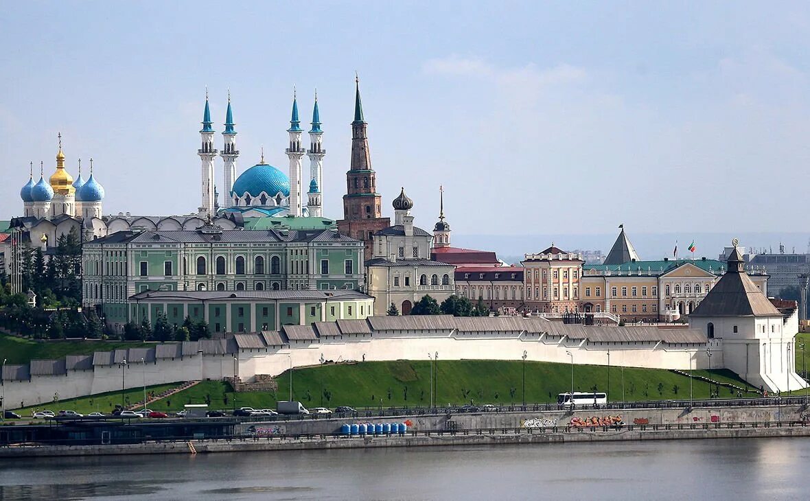 Kremlin казань. Музей заповедник Казанский Кремль. Казанский Кремль Татарстан. Ансамбль Казанского Кремля. Музей заповедник Казанский Кремль фото.