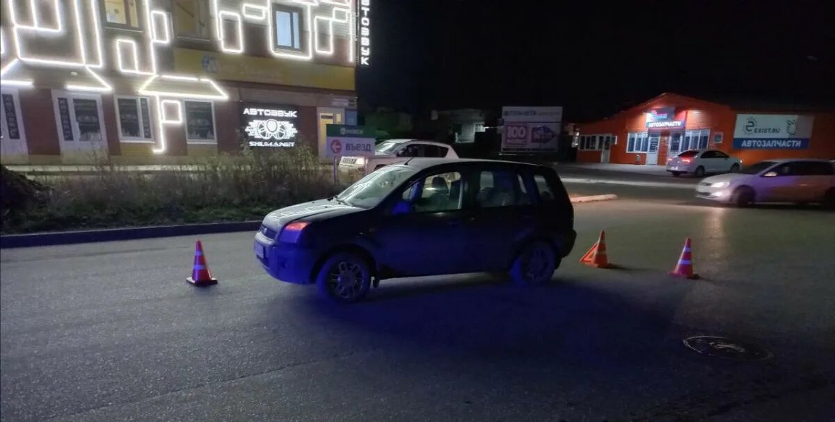 Сбили девушку на 4 вятском переулке. Киров сбит человек. Киров сбит человек. Киров сбит человек. Происшествия в кирове карла либкнехта.