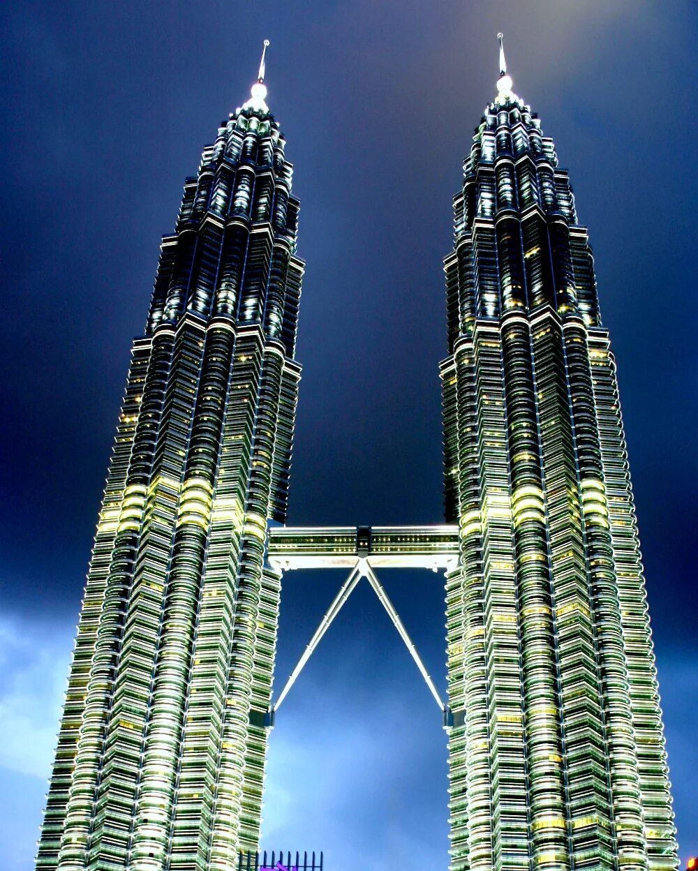 Сборка малайзия. Петронас Малайзия. Башни Петронас. Башни Петронас Куала-Лумпур. Башни Близнецы Петронас в Малайзии.