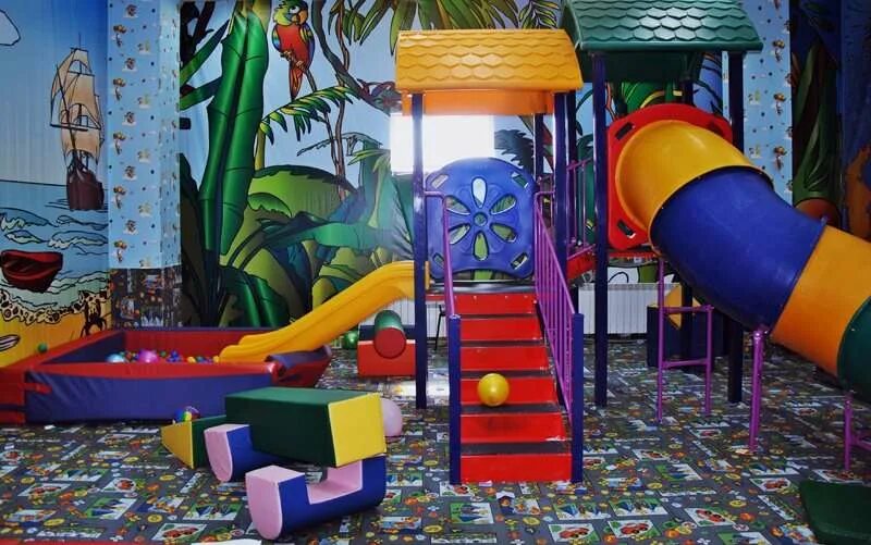 Курск манеж аттракционы. Манеж развлечения для детей. Аттракционы арбузики. Задор сити саратов манеж. Тц манеж курск детские развлечения.