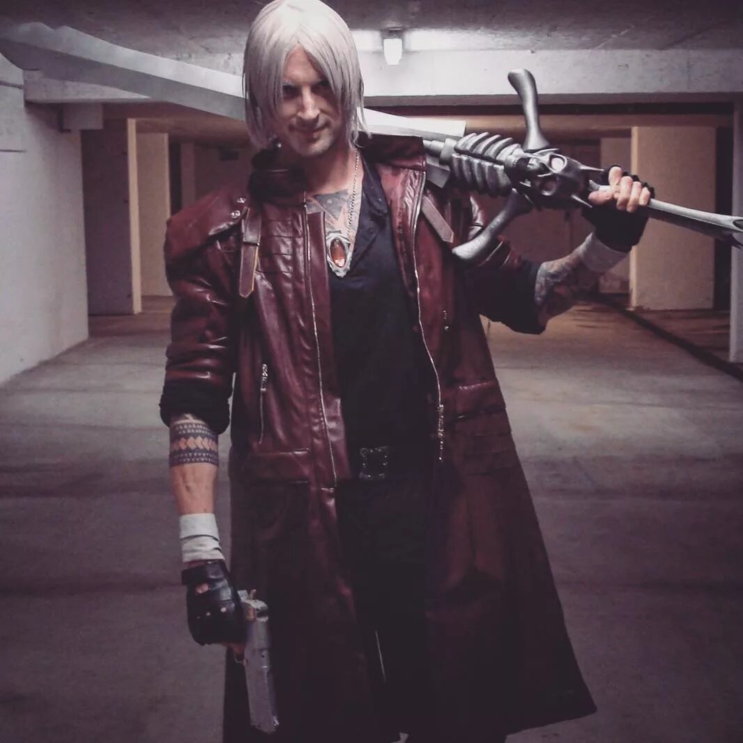 Ни верг. Данте Devil May Cry Cosplay. Данте ДМС косплей. Dante DMC 5 косплей. Dante Devil May Cry 5 Cosplay.