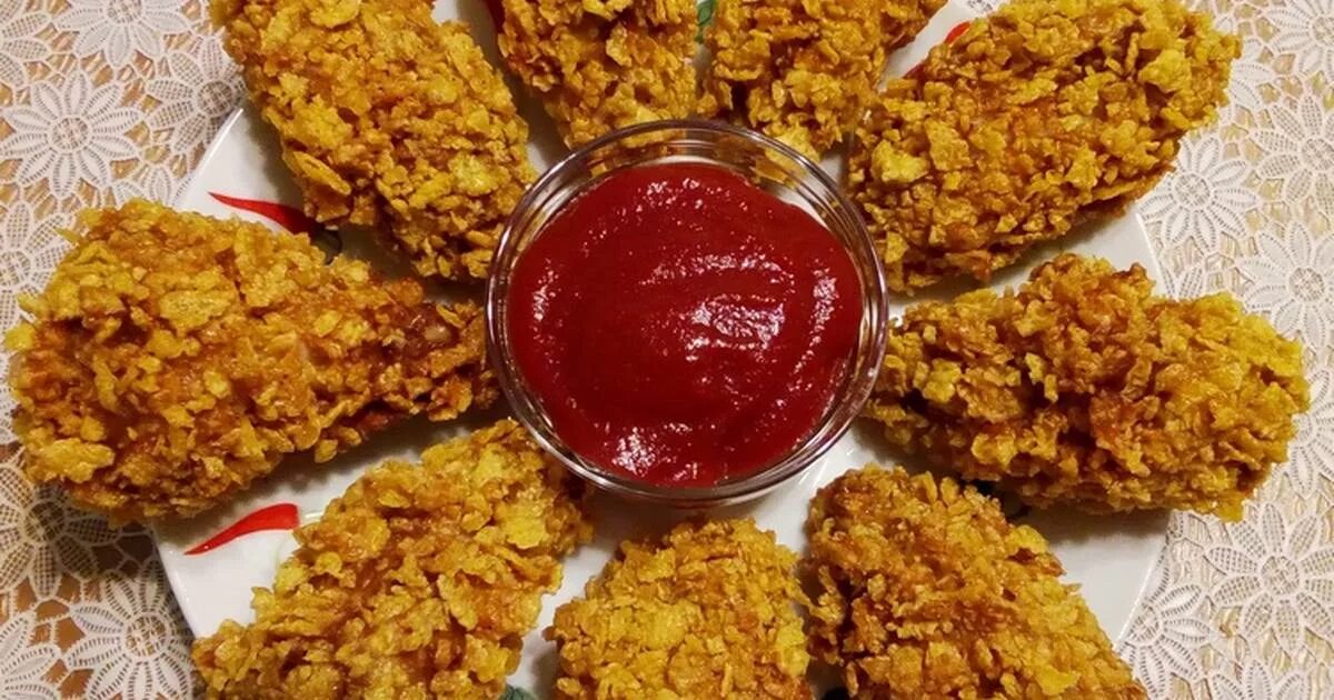 Как сделать куриные стрипсы. Пп стрипсы. стрипсы в кукурузных хлопьях. стрипсы индейки. стрипсы kfc панировка.