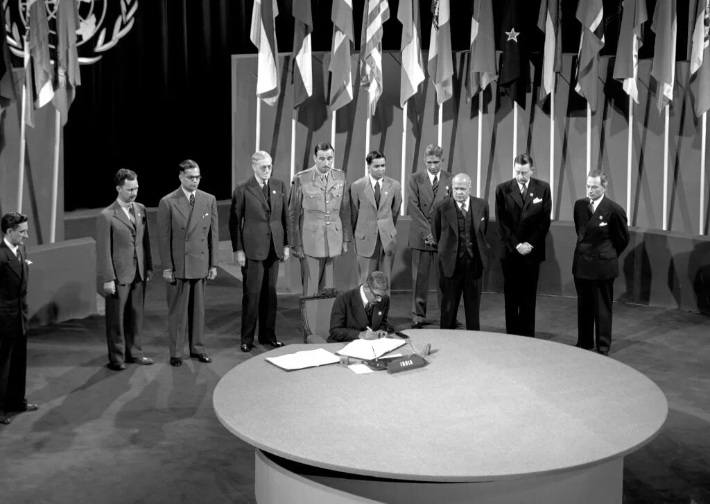 Советский оон. Конференция ЮНЕСКО 1945. Флаг ООН 1945. ООН 1945 год. Организация Объединенных наций 1945.