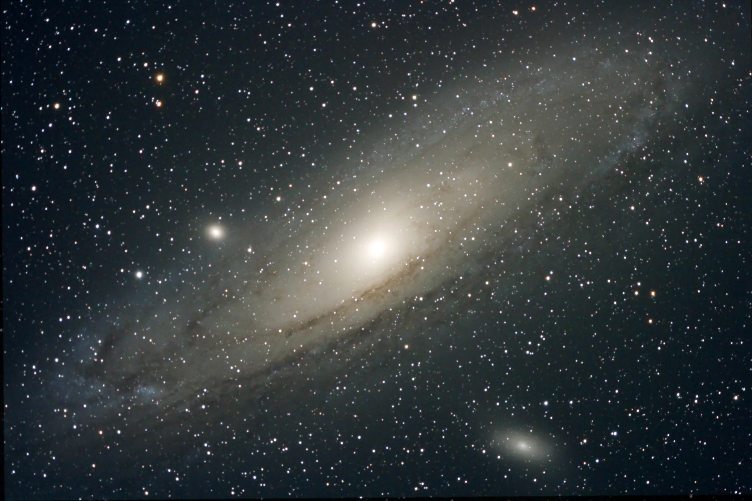 Галактика андромеды в телескоп. Созвездие андромеда андромеда. Альфа андромеды альферац. Созвездие андромеда альферац. Трубка андромеда.