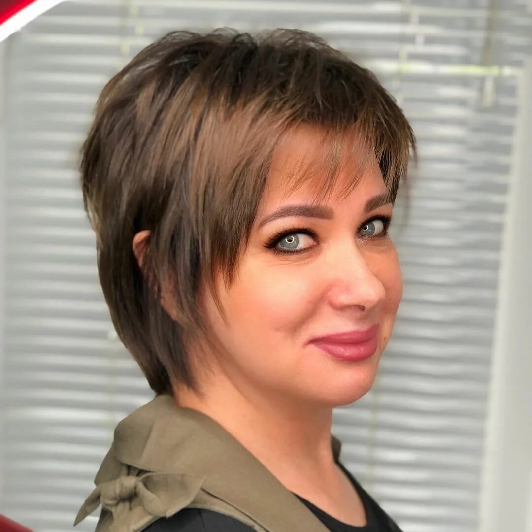 стрижки 2023 женские 40 лет. шэрон осборн 2022. стрижки 2023 женские 40 лет. стрижки 2023 женские 40 лет. стишки которые молодят.