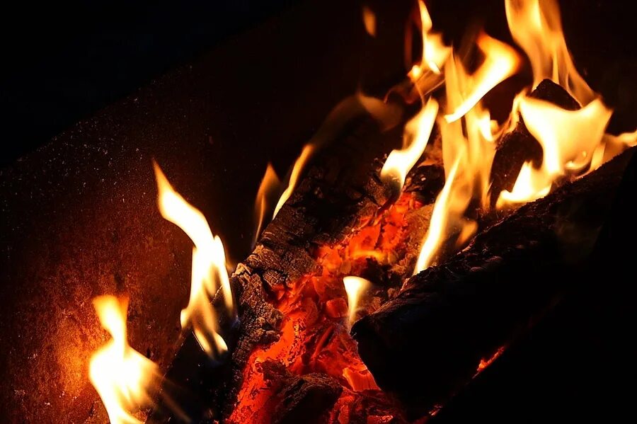 Огонь в камине. Огонь в камине. Текстура огня. Огонь в камине. Горящий огонь в камине.