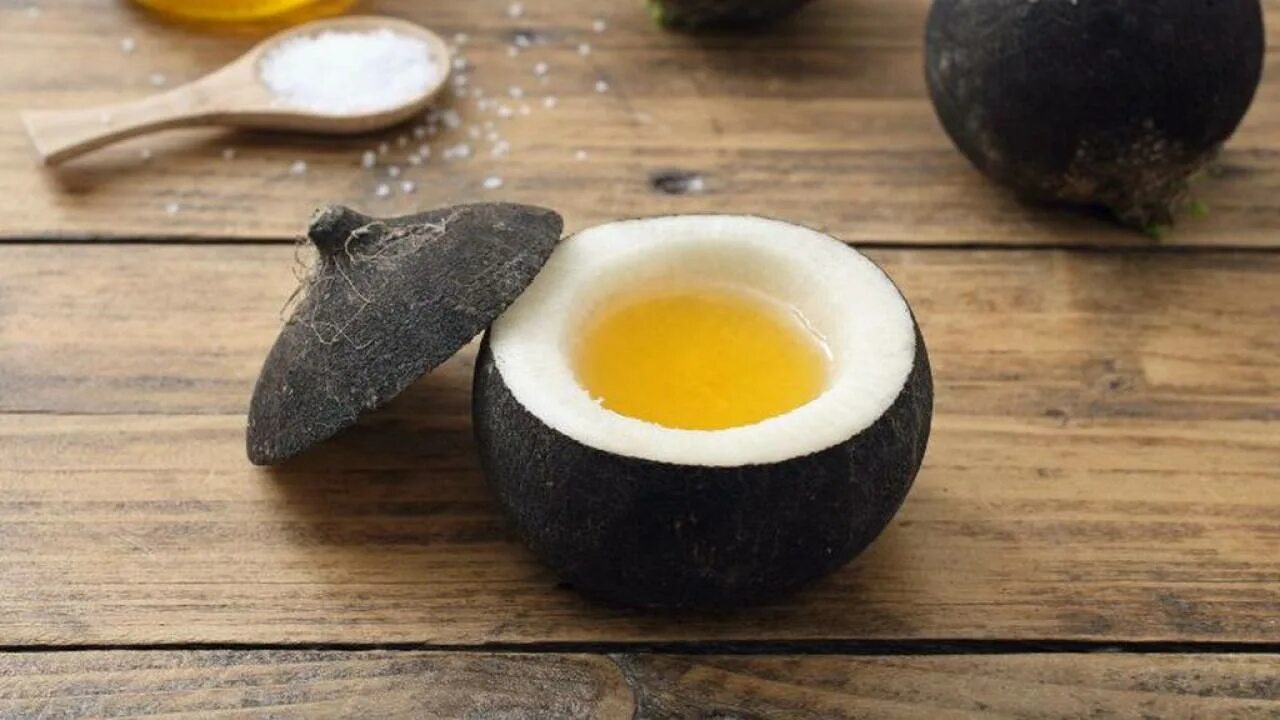 чёрная редька с мёдом от кашля. чёрная редька с мёдом от кашля. чёрная редька с мёдом. сок редьки. сок черной редьки с медом от кашля.