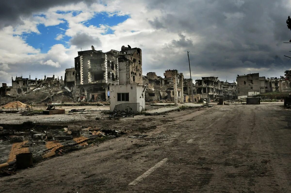 Destroyed town. Разрушенный город. Город после войны. Развалины города.
