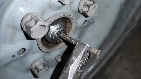 Как открутить ступичную гайку ваз