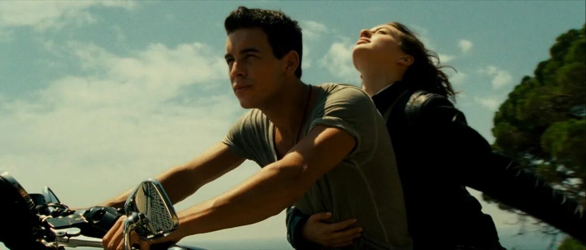 Три метра над уровнем неба 2. Фильм три метра над уровнем неба 2. Ачи 3 метра над уровнем. Марио касас три метра над уровнем неба. Три метра больше небо.