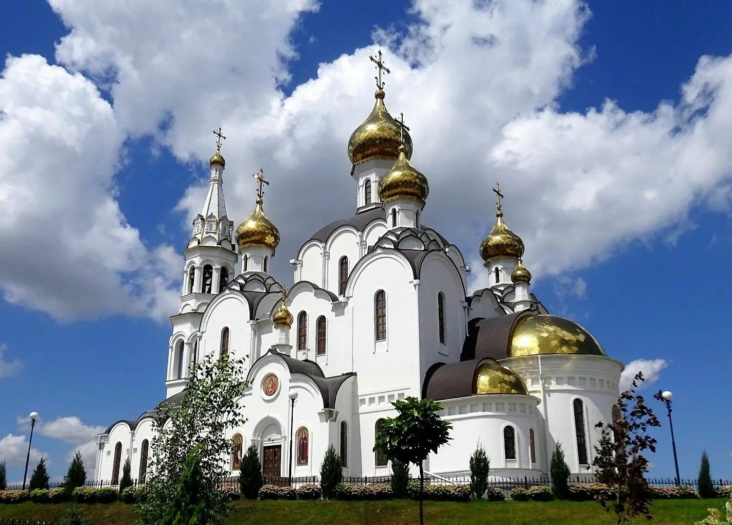 Фото монастырей и храмов