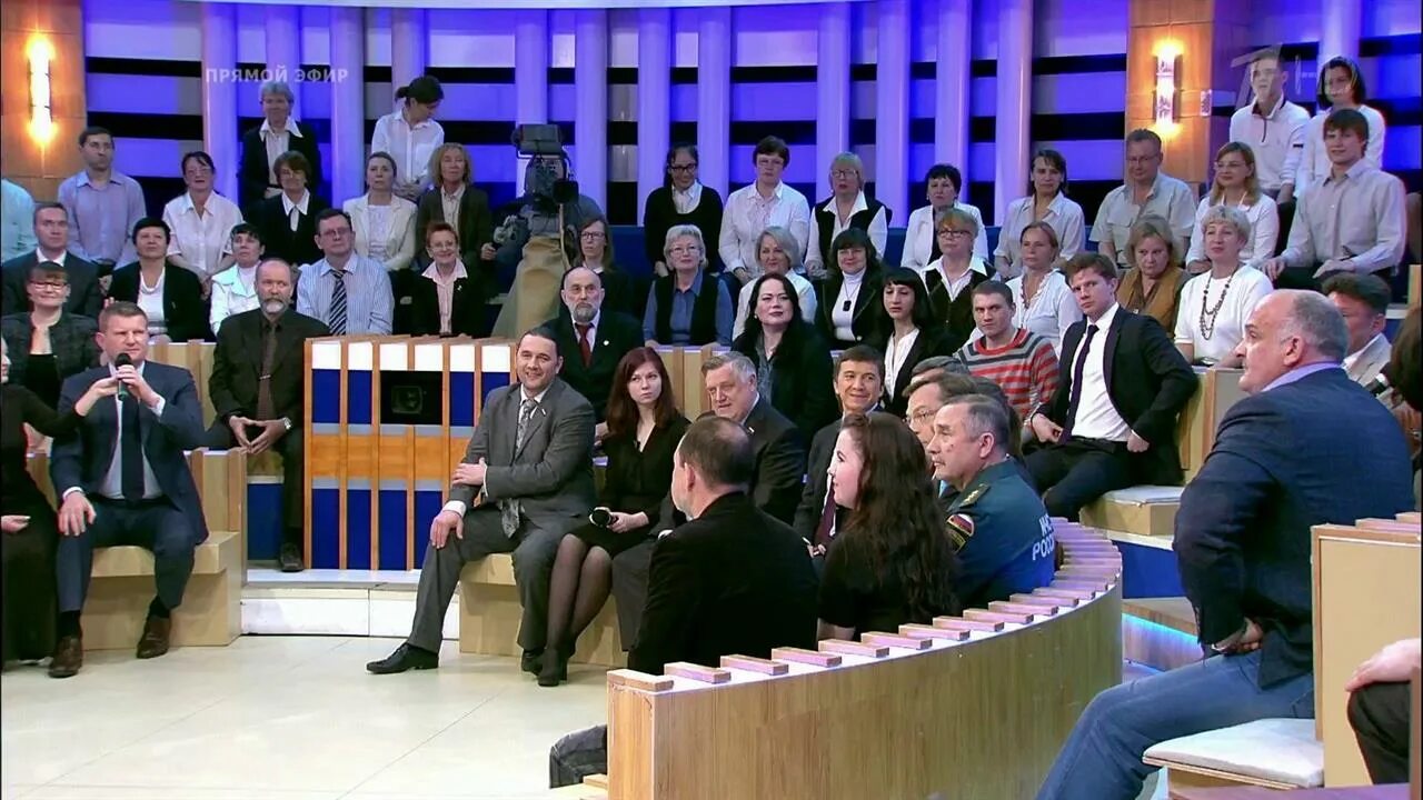 Шоу время покажет. Время покажет 2016. Время покажет участники сегодня. Время покажет телепередача кадры