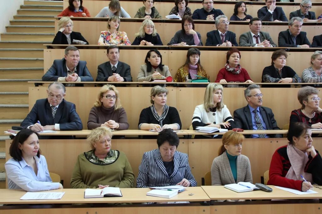 Преподавательским составом высшей. Что такое деканат в университете. Преподаватели Московского кооперативного института. Ректор чки рук преподаватели. Сотрудники деканата.