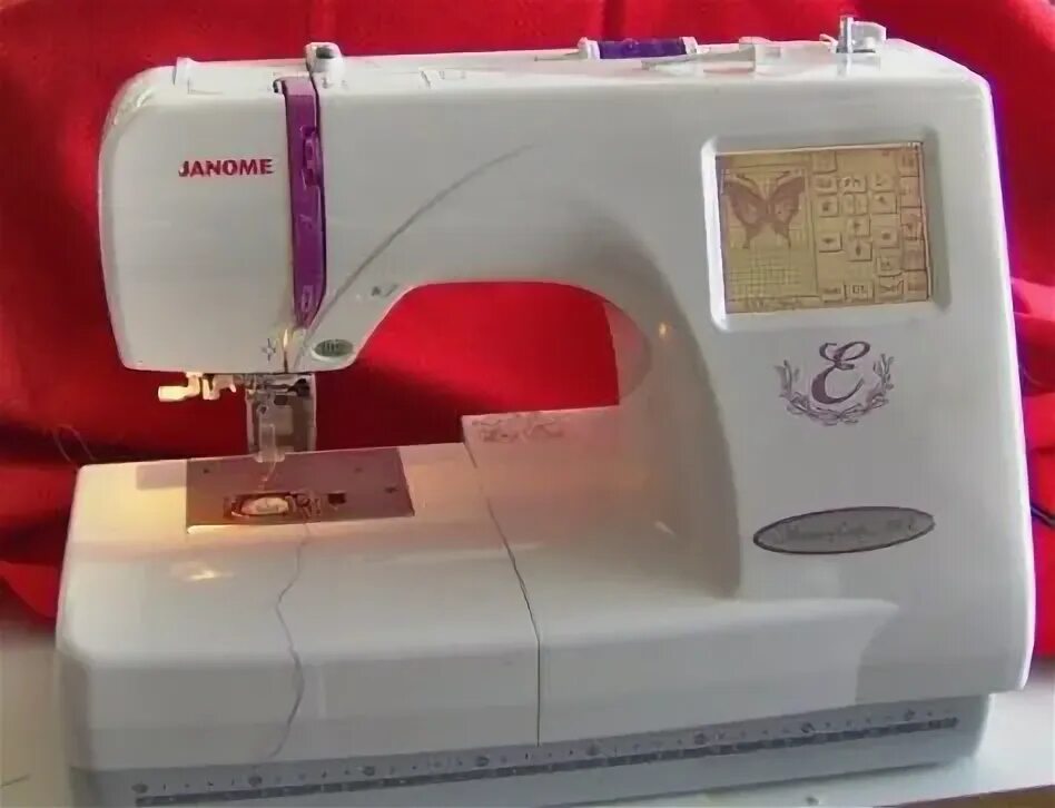 Вышивальная машина janome 350е. Какой формат у швейной машины janome memory craft 350. Janome 350e швейная машинка. Janome craft 350e. Вышивальная машина janome memory craft 350e.