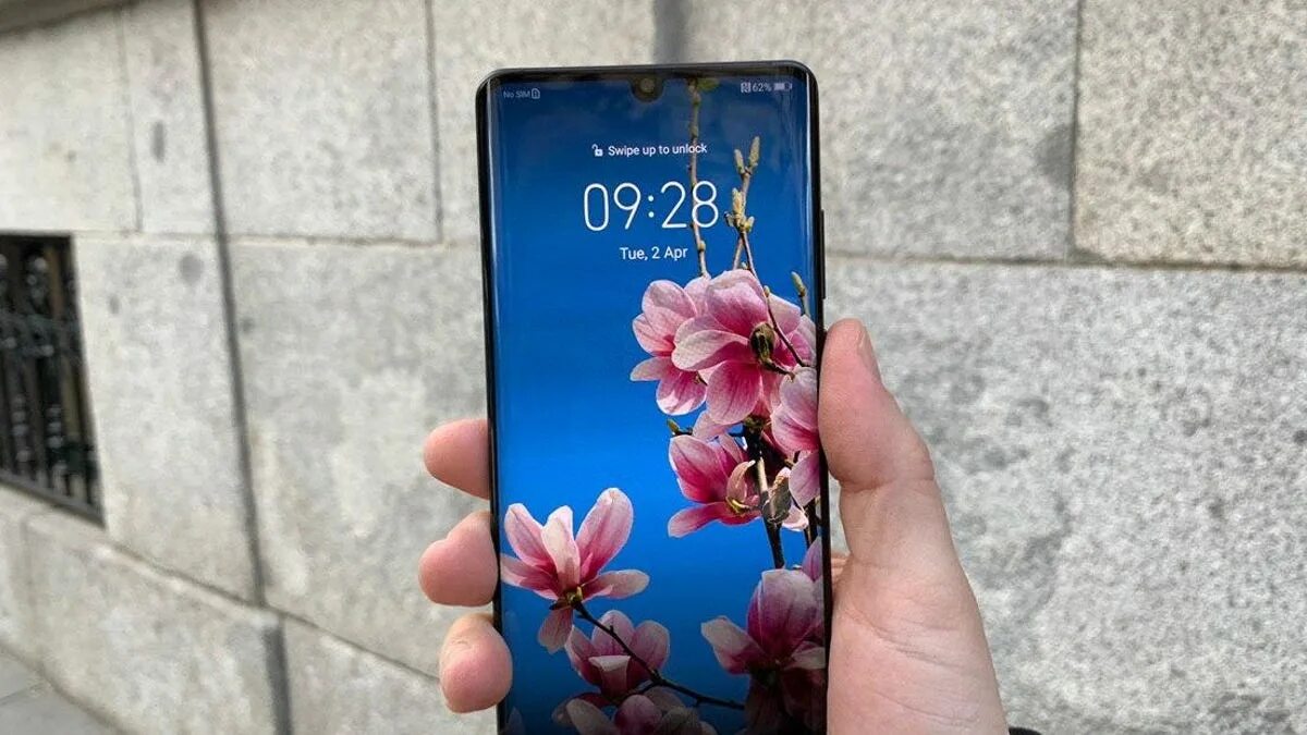 Музыка на телефон huawei. Хонор п30. Телефон Huawei. Huawei Phone. Телефон хонор бу.