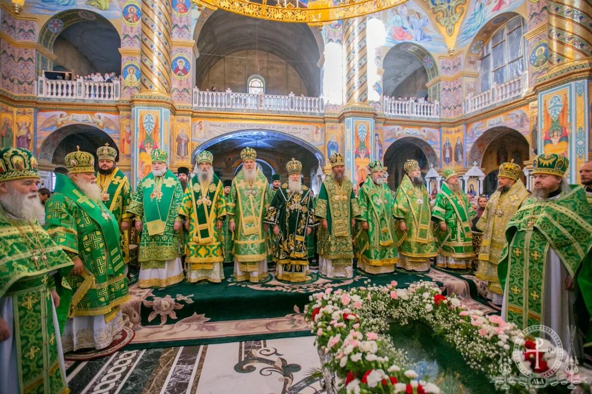 Свято успенской почаевской. Свято Успенский Почаевский монастырь.