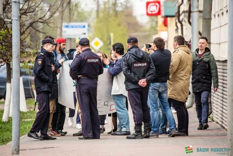 Понятые картинки. Без понятых картинки. День полиции Данилов фото. Номер полиции в Данилове.