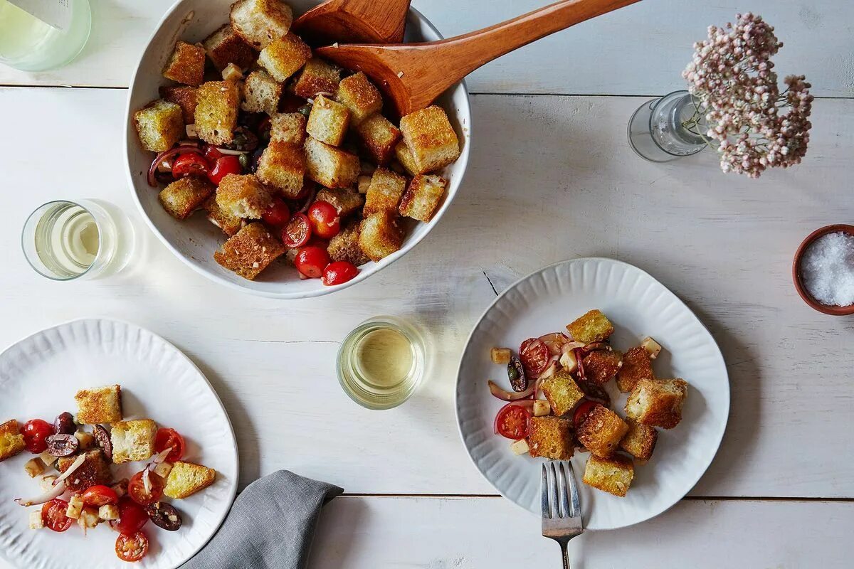 Летние горячие блюда. Parmesan, Capers, Croutons. Croutons dish. Crunchy garlic Croutons.