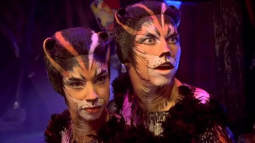 Мюзикл кошки краткое содержание. Мюзикл кошки. Мюзикл кошки эндрю ллойд уэббер гризабелла. Действие мюзикла происходит на гигантской живописной помойке. Мюзикл кошки сцены бродвей.