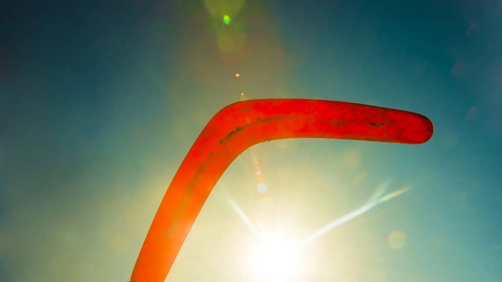 Бумеранг. Мини ролик бумеранг. Форма бумеранга. Оригами оружие бумеранг. Бумеранг оранжевый.