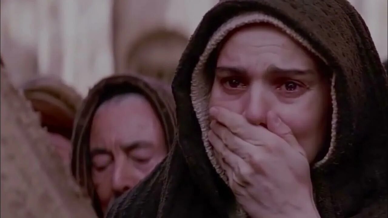 Плач марий. Плач марий. Майя моргенштерн страсти христовы. Статуя девы марии эстетика. Плач марий.