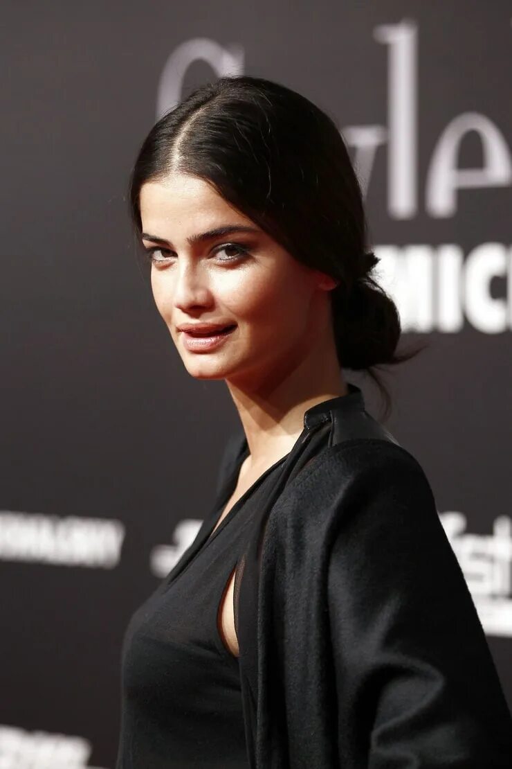 Shermine shahrivar 2018. Шаривар шермин. Шаривар шермин. Шермин шахривар. Shermine shahrivar 2018.