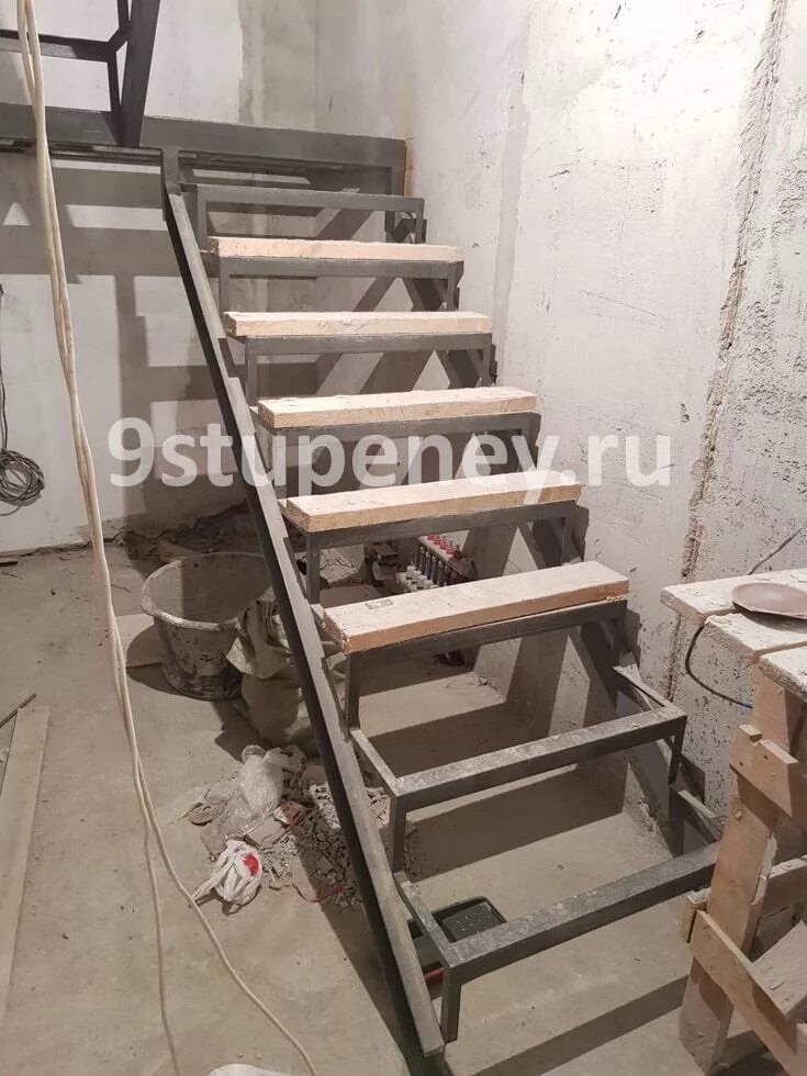 Девять ступеней. 11. Лестница из массива ясеня. Лестница бибер 98214. Лестничный марш 1лм 30.