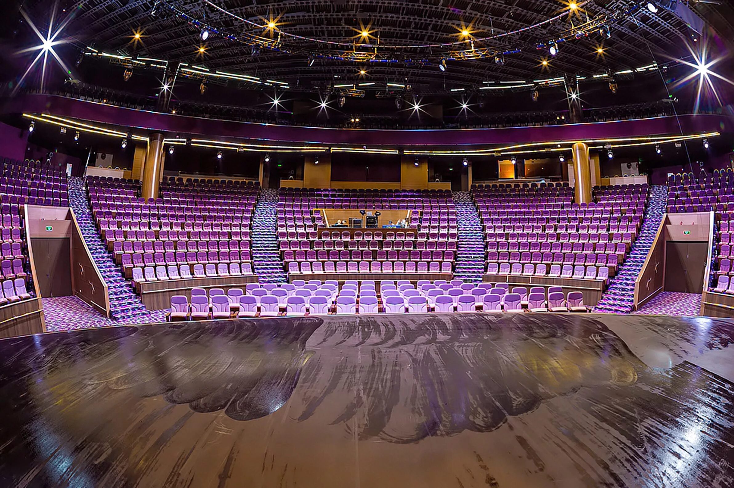 Сити холл санкт петербург. Vegas City Hall концертный зал. Крокус Вегас Холл. Крокус Вегас концертный зал. Крокус Вегас зал.