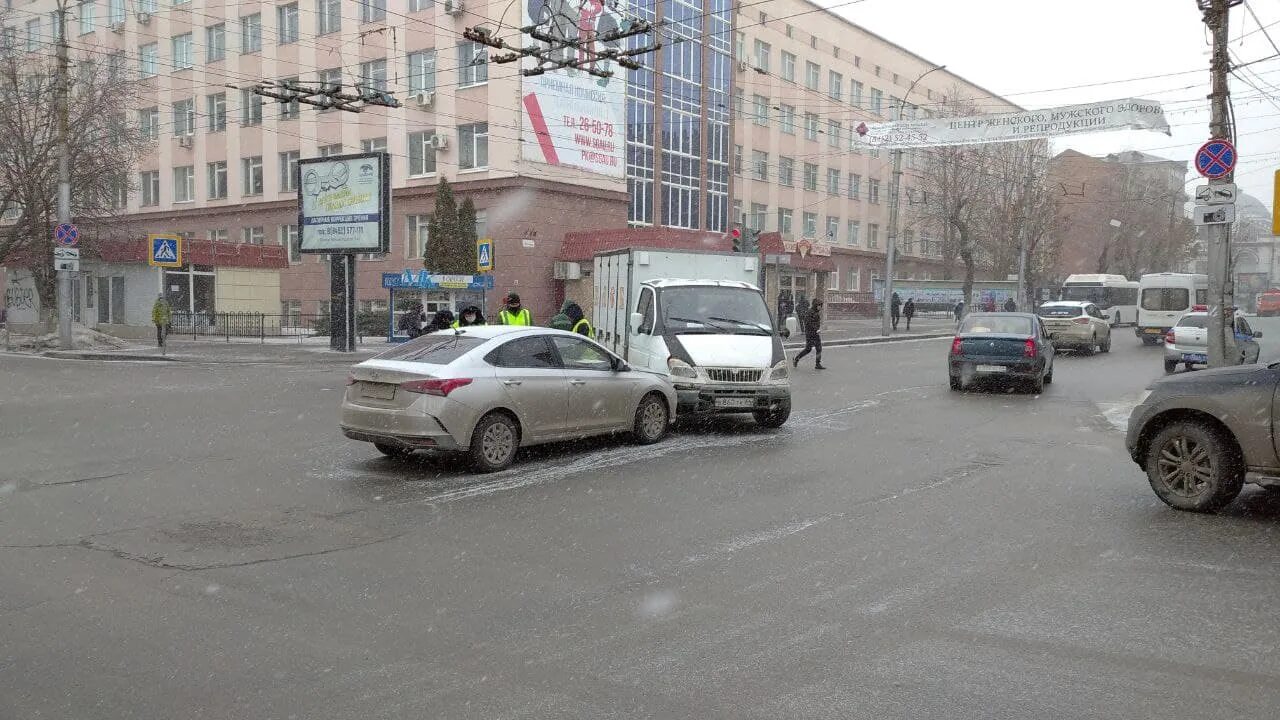 Пересечение чапаева. Перекрёсток чапаева зортова. кирова и чапаева пересечение.