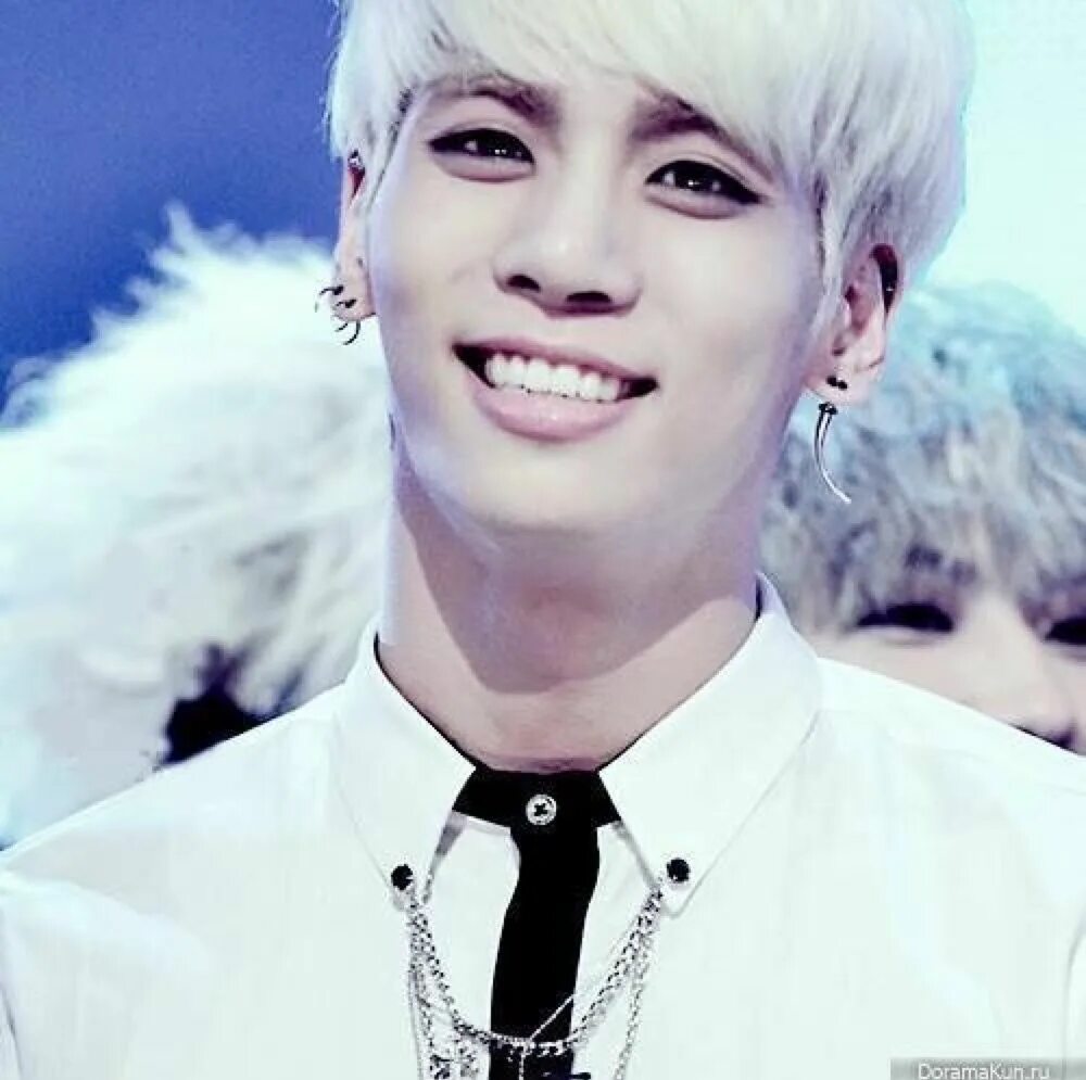 Kim Jonghyun. ДЖОНХЕН БТС. Джон Хëн из БТС. Джунхен