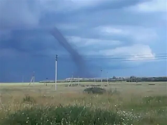 Торнадо в пермском крае. Смерч в магнитогорске сегодня. Смерч в мытищах 15 июля 2021. Смерч торнадо москве. Смерч в сургуте.